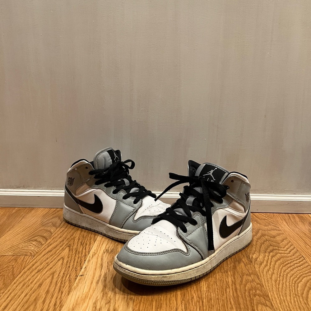 Nike Air Jordan 1 - Size 8 Women / Kids 6.5